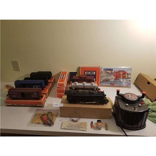 Antique Lionel Train Set Heavy Metal Locomotive with Controller and Track