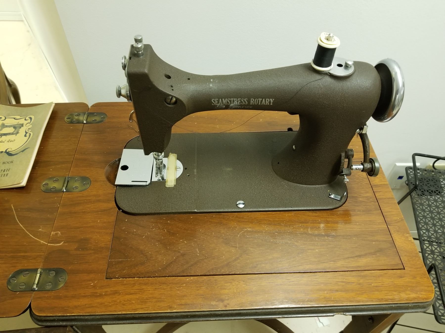 Rotary Electric Sewing Machine Model R40 Plus Cabinet and Accessories Rotary Electric Sewing Machine Model R40 Plus Cabinet and Accessories