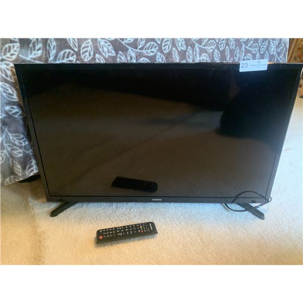 Samsung Television 32" Inch Flat Screen With Remote