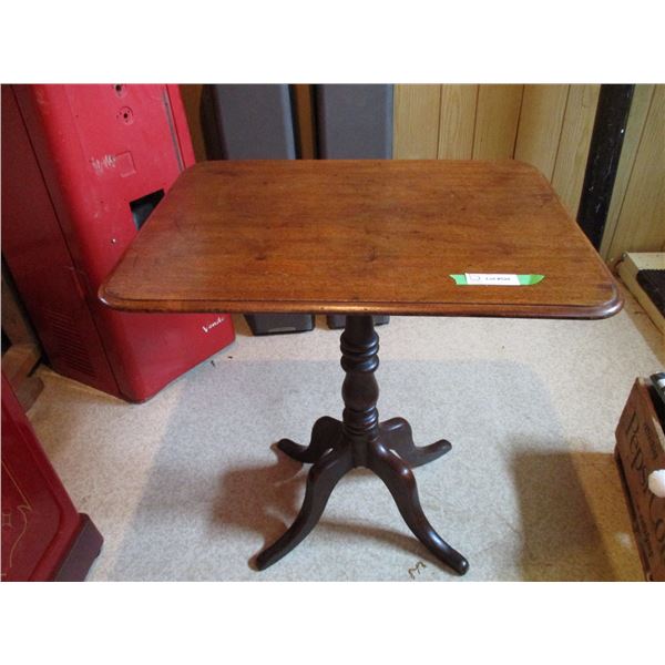 Small table - 21x27x29 tall (flip up)