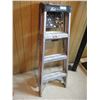 Image 4 : 4ft portable ladder (louiseville)