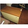 Image 2 : Filing cabinet with key - 15x29x25 Tall