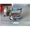 Image 1 : Coleman Iron with trivet (blue)