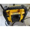 Image 4 : Dewalt Radio
