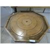 Image 1 : Crokinole board