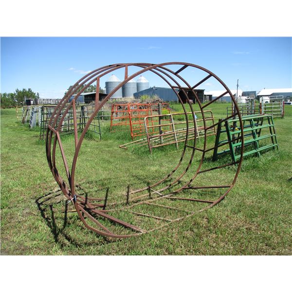 Round Bale Feeder (some damage)