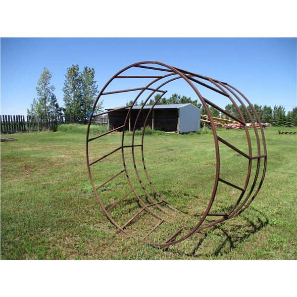 Round Bale Feeder (some damage)