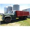 Image 1 : 1975 Chevy C60 grain truck (350 engine - works good) 55,879 miles - 14ft box with roll top with hois