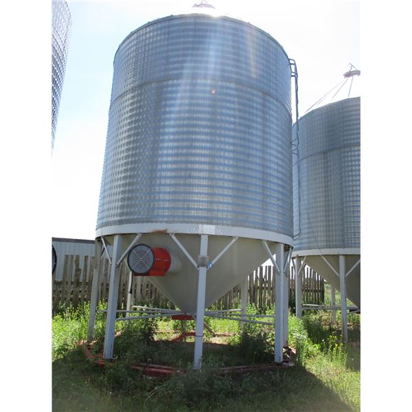 Univision hopper bottom grain bin 3HP 220V 3000-3250