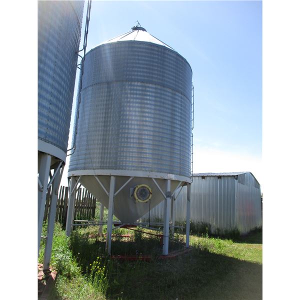 Univision hopper bottom grain bin 3HP 220V 3000-3250