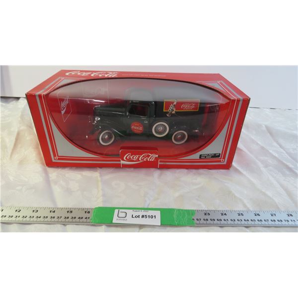 FORD Pick-Up bâché COCA COLA vert 1/18 SOLIDO 9503 voiture FORD Pick-Up bâché COCA COLA vert 1/18 SOLIDO 9503 voiture