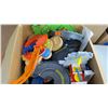 Image 2 : *Box of kids racing tracks