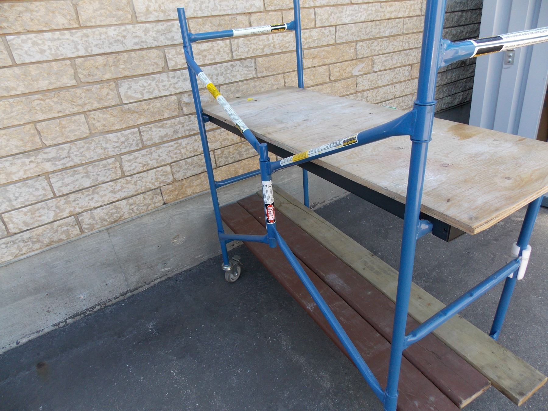 Construction With Riser *Construction Riser 21x50x43
