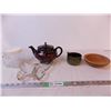 Image 1 : Teapot and Kitchen Items