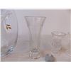 Image 3 : (4) Crystal Vases + Electric Candle