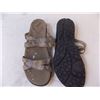 Image 6 : (5) Pairs of Women’s Size 9 Sandals
