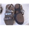 Image 2 : (4) Pairs of Women’s Size 9 Sandals