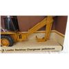 Image 3 : ERTL Case 580 Super E Loader backhoe in box