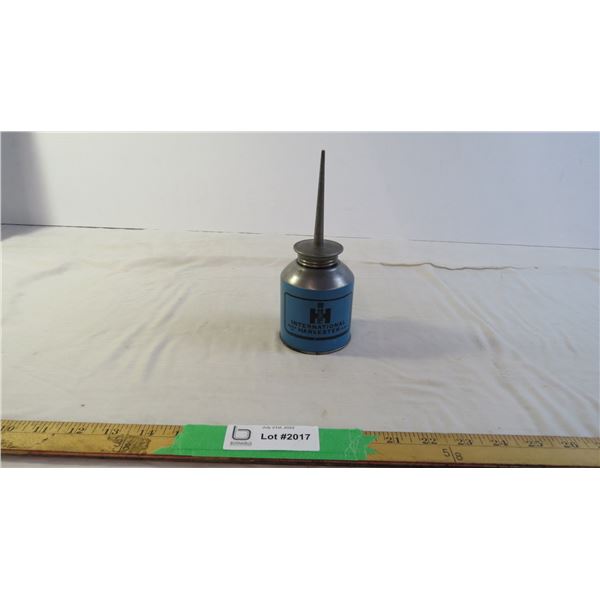 International Harvester (Davidson, SK) oil tin