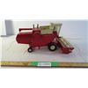 Image 1 : International Model 915 Hydrostatic Combine 1:25