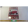 Image 1 : McCormick Farmall Collector tin sign