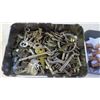 Image 2 : Christmas tin with assorted keys