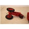 Image 4 : Plastic Farmall M Toy Tractor and Trailer 1:16 (vintage)
