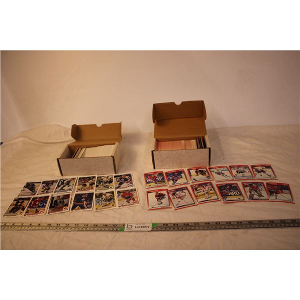 Approx. 500 Pcs Hockey Cards (includes Wayne Gretzky)