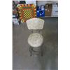 Image 2 : Small Vintage Kitchen Stool