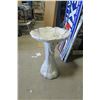 Image 2 : Plastic Bird Bath