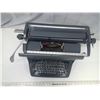 Image 2 : Underwood Standard Typewriter
