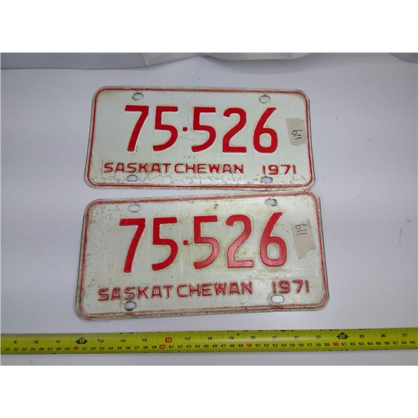 2x 1971 SK Licence Plates 75-526