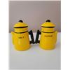 Image 3 : 2 sets vintage salt and pepper shakers yellow kettle and red kettle
