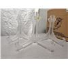 Image 1 : (3) Plastic Picture Stands