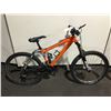 Image 2 : NO NAME ORANGE 18 SPEED FULL SUSPENSION MOUNTAIN BIKE WITH FULL DISC BRAKES