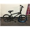 Image 2 : NO NAME BLACK SINGLE SPEED STUNT BIKE WITH GYRO BRAKING SYSTEM