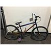 Image 2 : NO NAME MULTI-COLOURED CHROME SINGLE SPEED STUNT BIKE