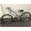 Image 2 : 2 BIKES - SUPERCYCLE SAN PEDRO WHITE 6 SPEED CRUISER BIKE AND FILA TELLURIDE GOLD 18 SPEED MOUNTAIN