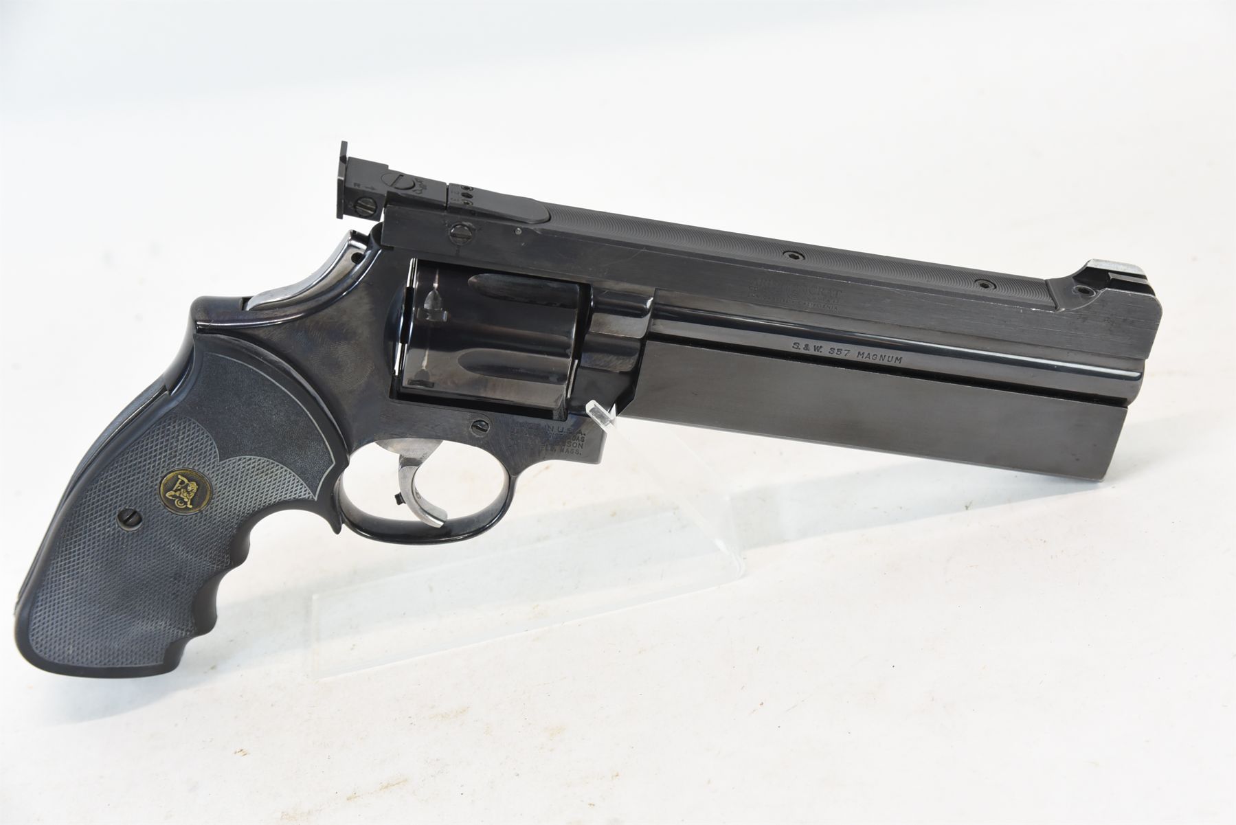 Smith and Wesson Model 586 PPC Gun 357 Magnum - Landsborough Auctions