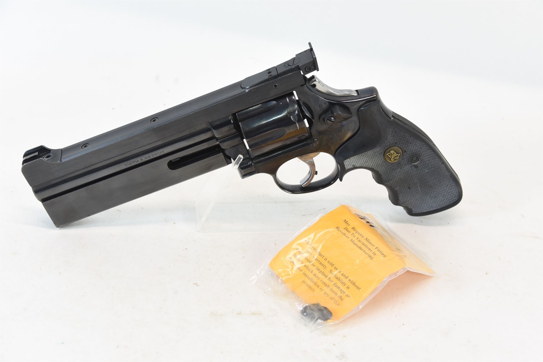 Smith and Wesson Model 586 PPC Gun 357 Magnum - Landsborough Auctions