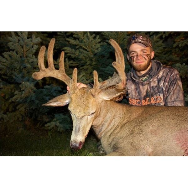 *Alberta – 7 Day – Archery Whitetail Deer Hunt for One Hunter