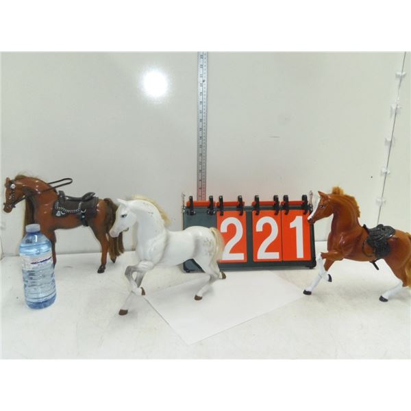 3-Toy Horses
