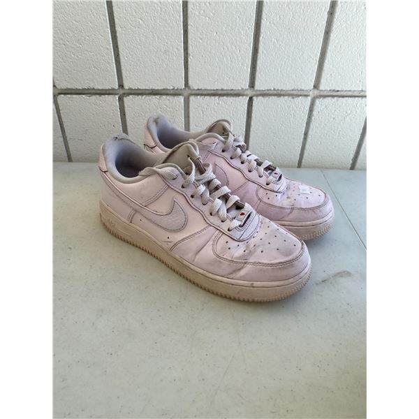 Nike Air Force 1 size 8.5