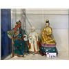 Image 1 : 3 CHINESE DECORATIVE FIGURES