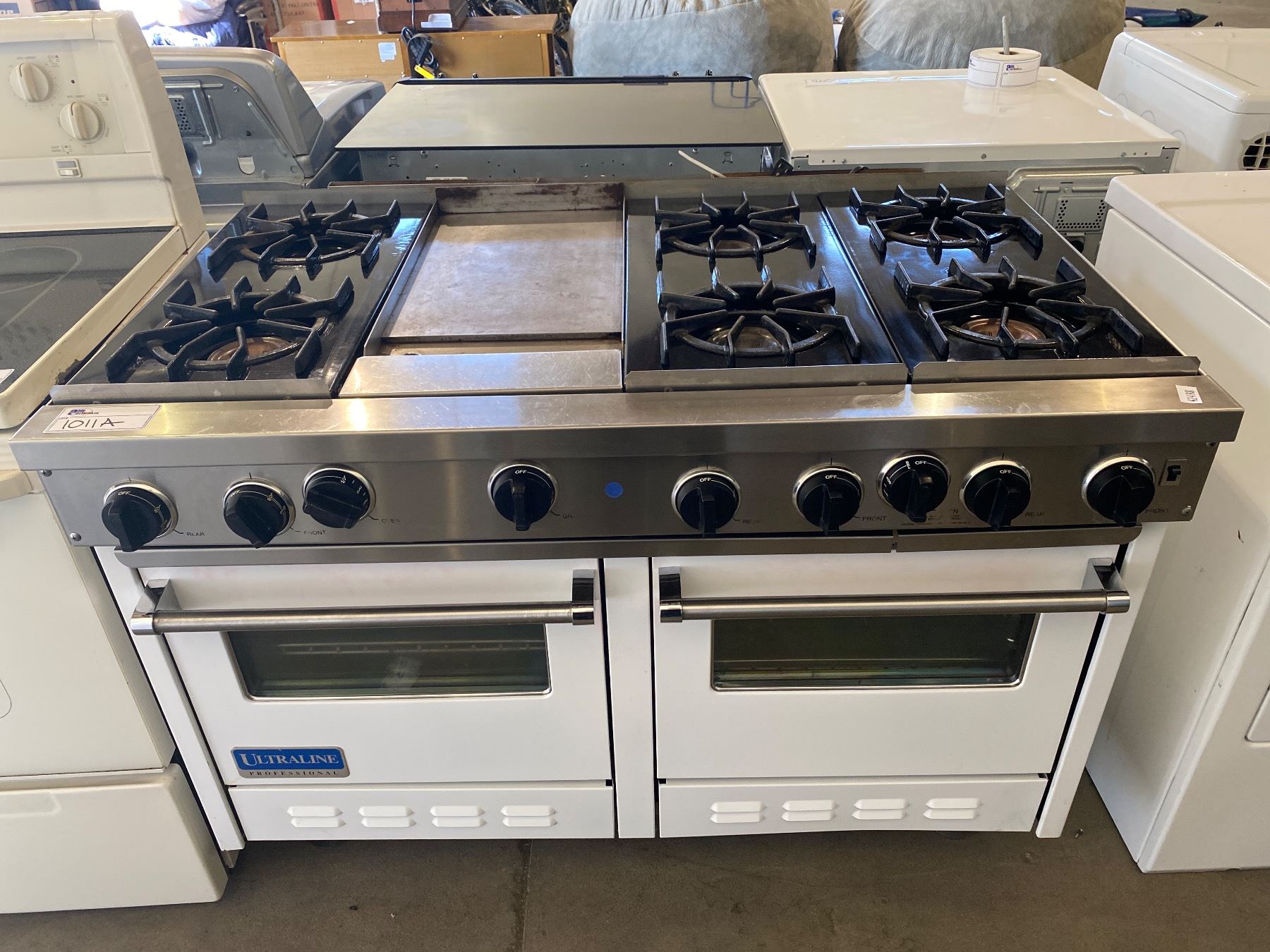 ULTRALINE PROFESSIONAL GAS RANGE WITH 6 BURNERS, GRIDDLE/SIMMER PLATE ...