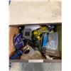 Image 2 : WORKBENCH WITH VISA ND CONTENTS