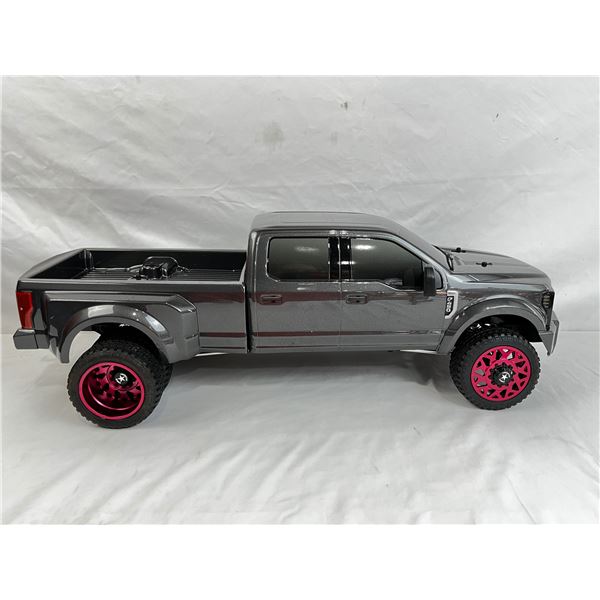 Ford Platinum F450 RC Truck