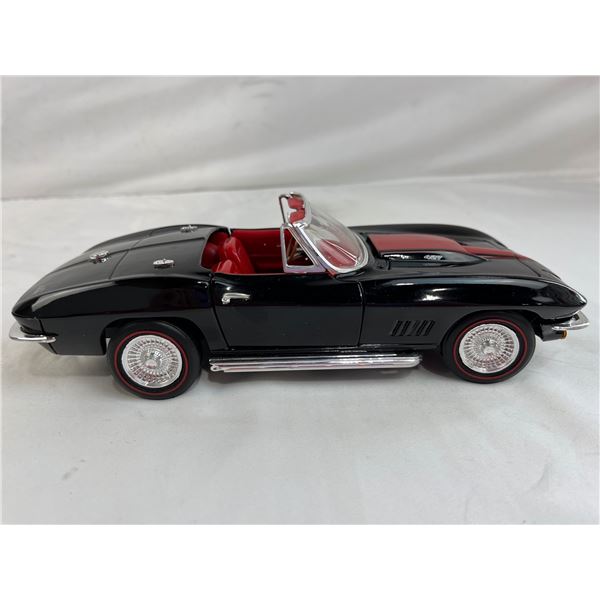 ERTL 1987 Chev Corvette 1:18 Scale