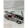 Image 7 : Maisto Mercedes Benz 300 SLR 1:18 scale