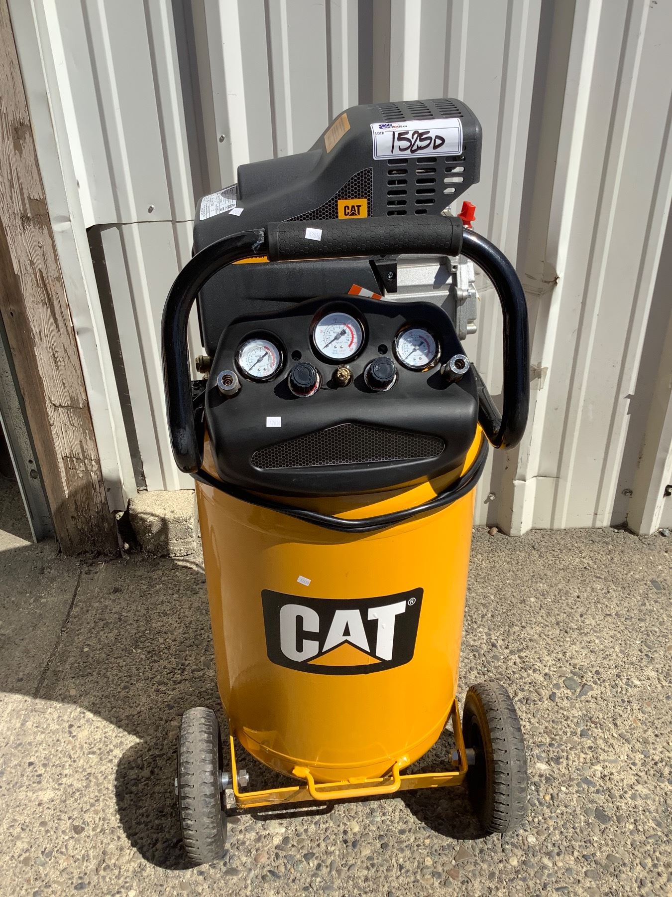 Compressor Cat Box *MAY BE MISSING PARTS OR REQUIRE REPAIR* CAT 20 GALLON AIR COMPRESSOR ...